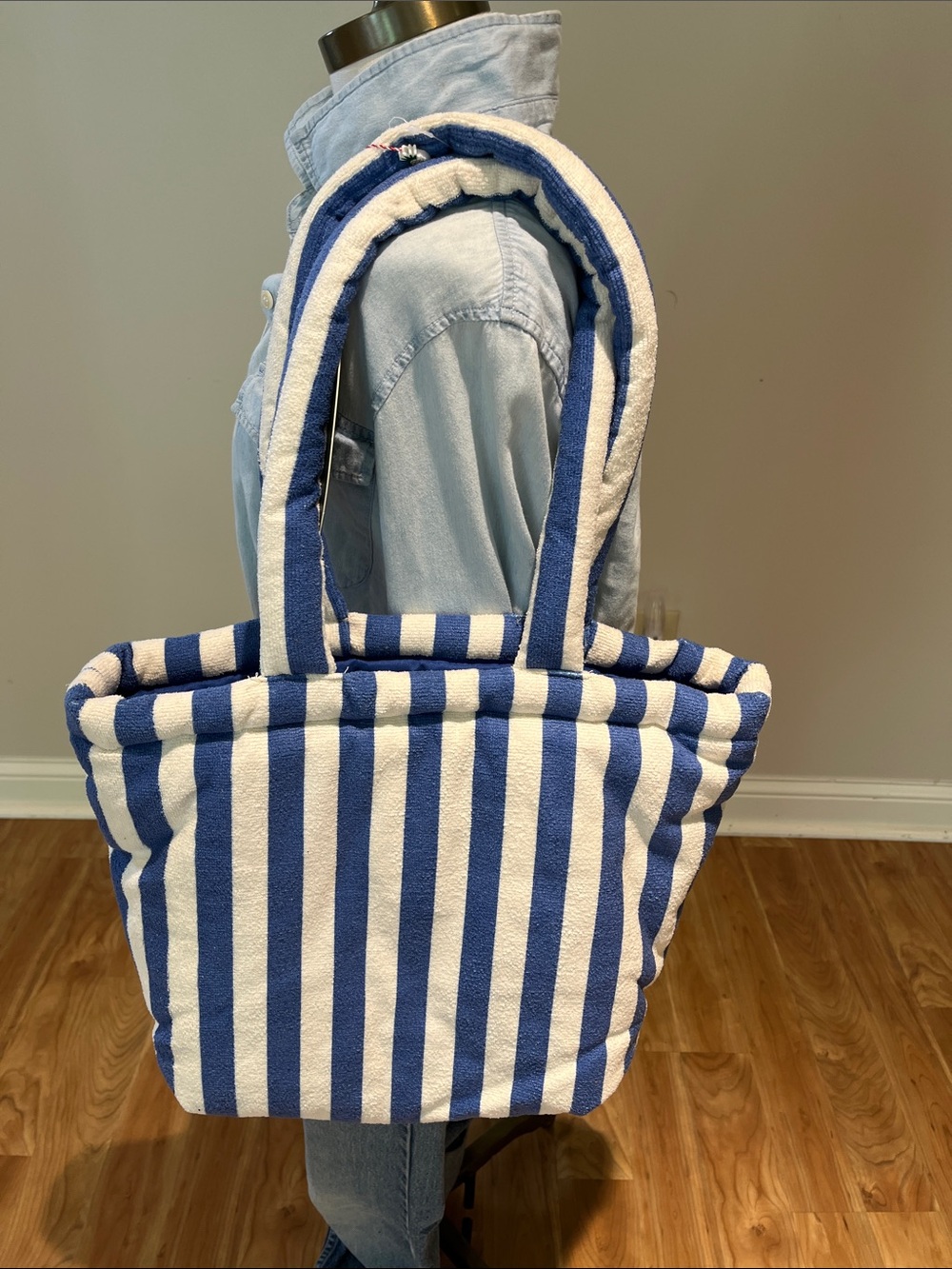 NEW!!! FARM Rio Blue & White Striped Parrot Tote Anthropologie - Picture 6 of 13